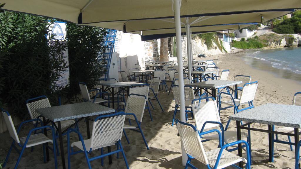 Oasis Hotel Theodoros & Litsa Galaris Agia Marina  Dış mekan fotoğraf