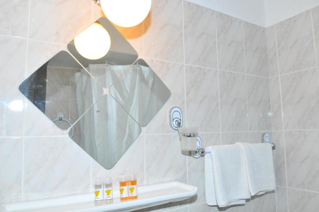 Oasis Hotel Theodoros & Litsa Galaris Agia Marina  Dış mekan fotoğraf