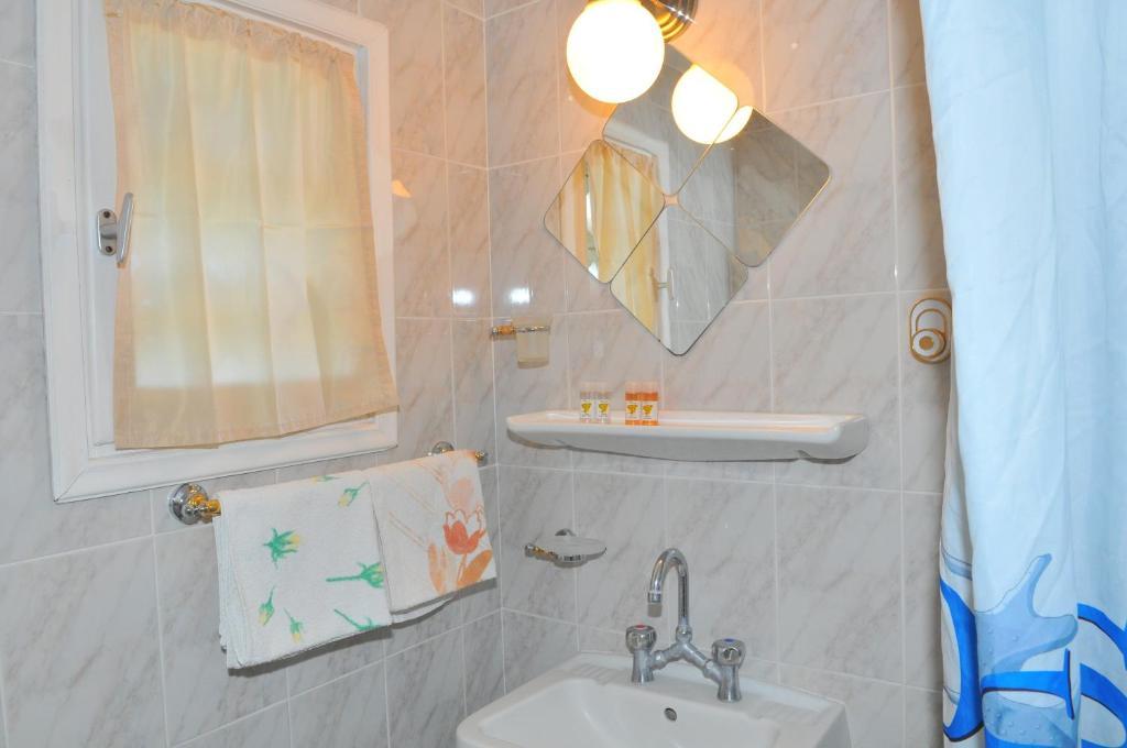 Oasis Hotel Theodoros & Litsa Galaris Agia Marina  Dış mekan fotoğraf