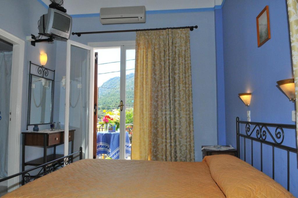 Oasis Hotel Theodoros & Litsa Galaris Agia Marina  Dış mekan fotoğraf