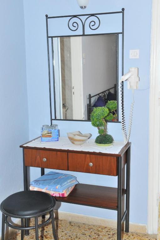 Oasis Hotel Theodoros & Litsa Galaris Agia Marina  Dış mekan fotoğraf